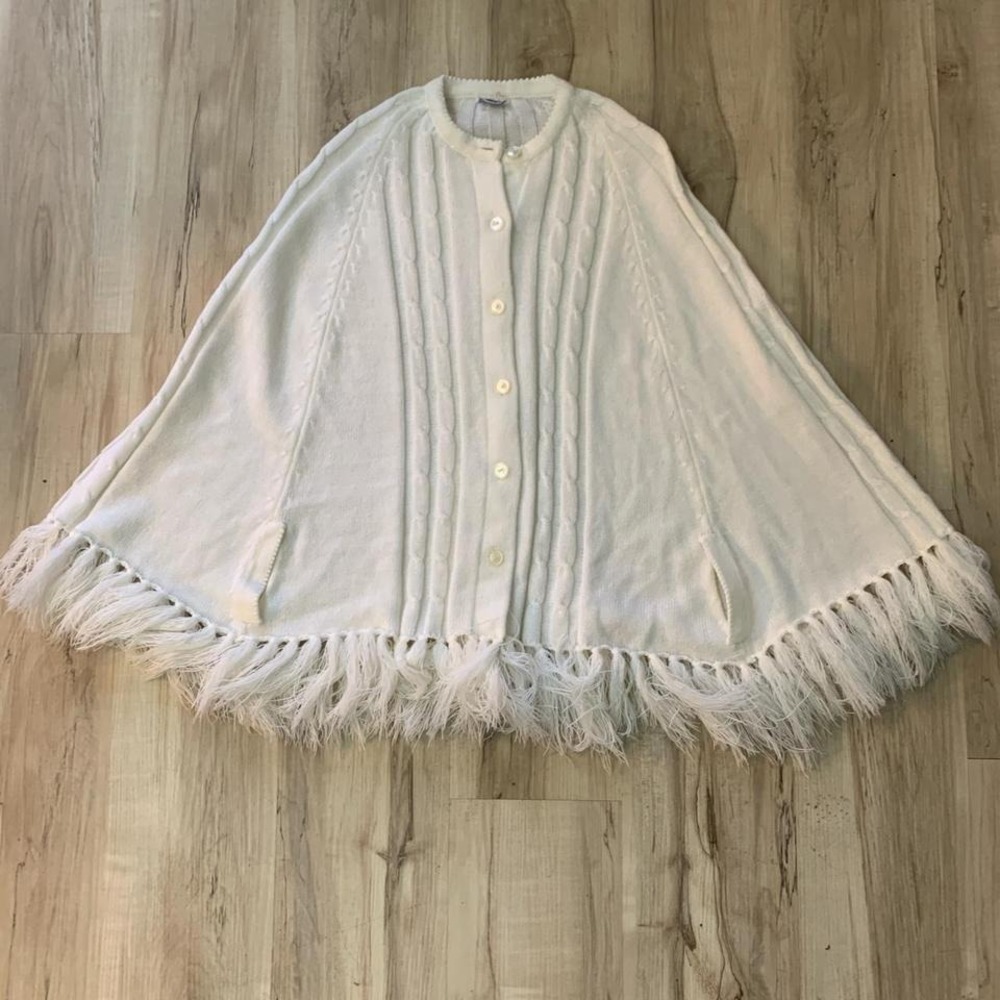 Vintage white feathered sweater cape‎ button up